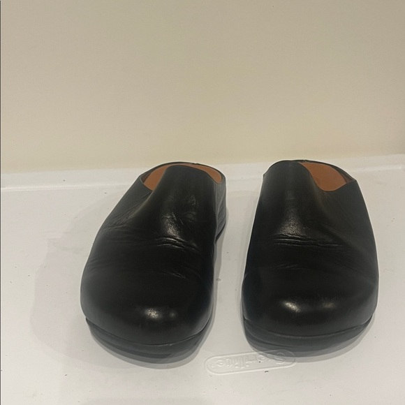 Fitflop Shoes - Black Leather Mules